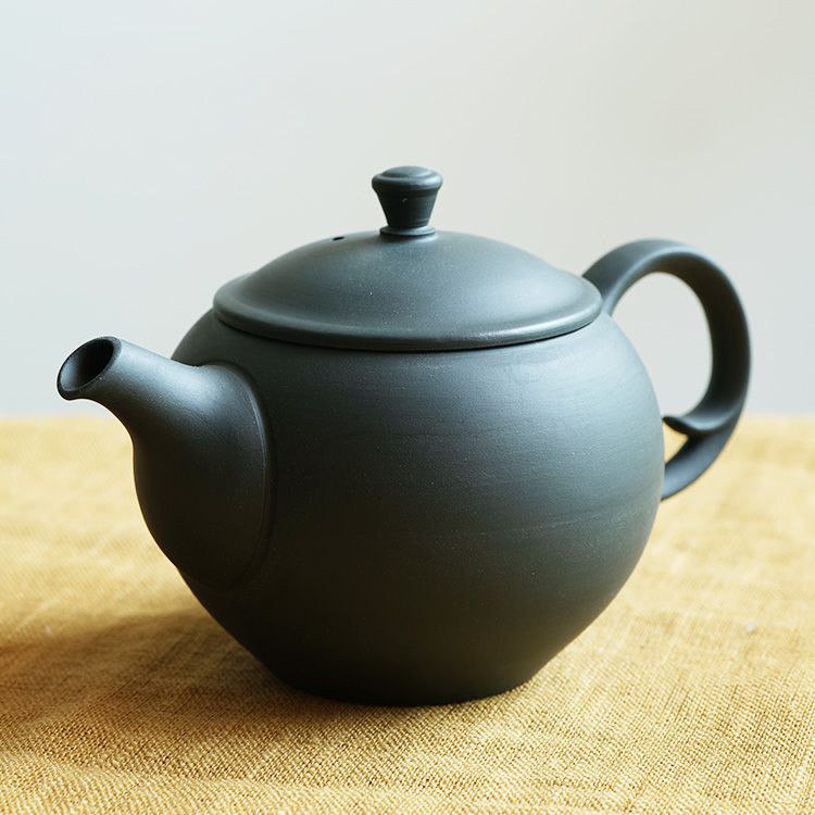 東屋】丸急須 後手 並細製造：高資陶苑（愛知県常滑市）原型：金子哲郎