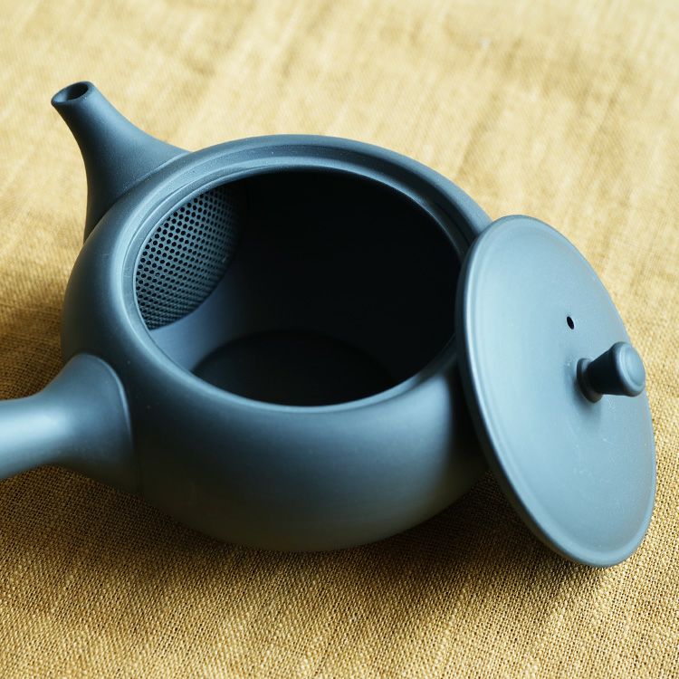 東屋】平急須 横手 並細（右利き用）製造：高資陶苑（愛知県常滑市